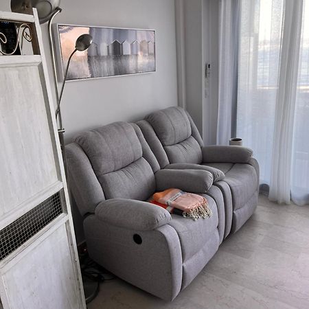 French Riviera 1 Bedroom On The Beach Facing Cannes 泰晤勒·苏尔·梅尔 外观 照片