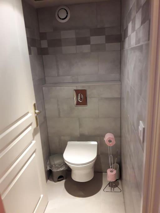 French Riviera 1 Bedroom On The Beach Facing Cannes 泰晤勒·苏尔·梅尔 外观 照片