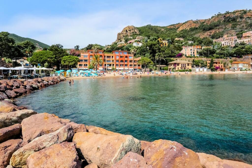 French Riviera 1 Bedroom On The Beach Facing Cannes 泰晤勒·苏尔·梅尔 外观 照片