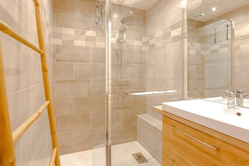 French Riviera 1 Bedroom On The Beach Facing Cannes 泰晤勒·苏尔·梅尔 外观 照片