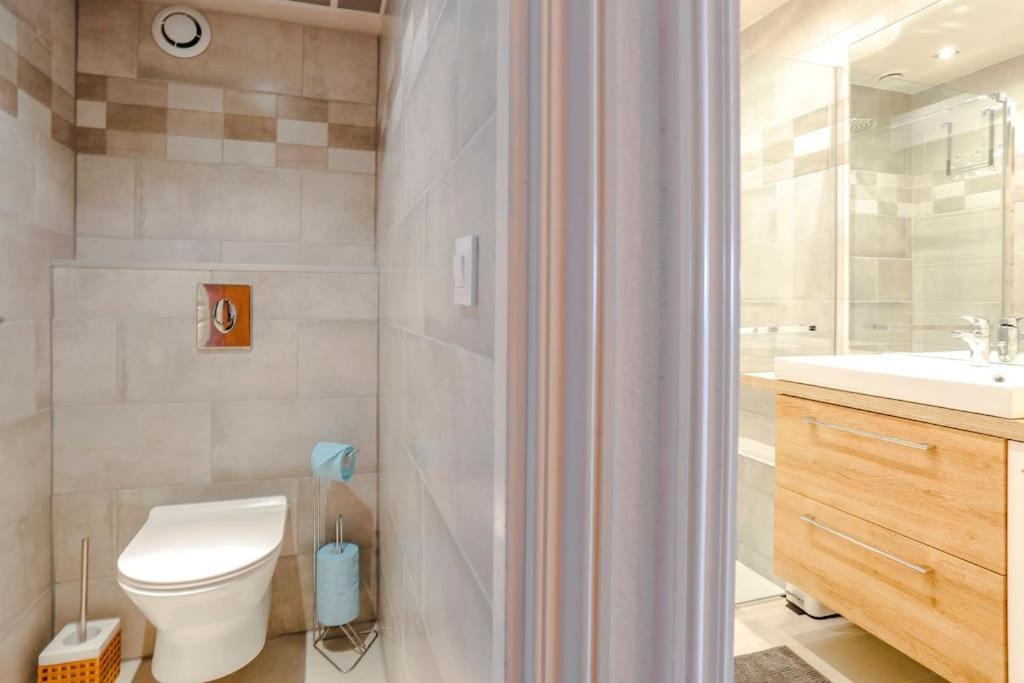 French Riviera 1 Bedroom On The Beach Facing Cannes 泰晤勒·苏尔·梅尔 外观 照片