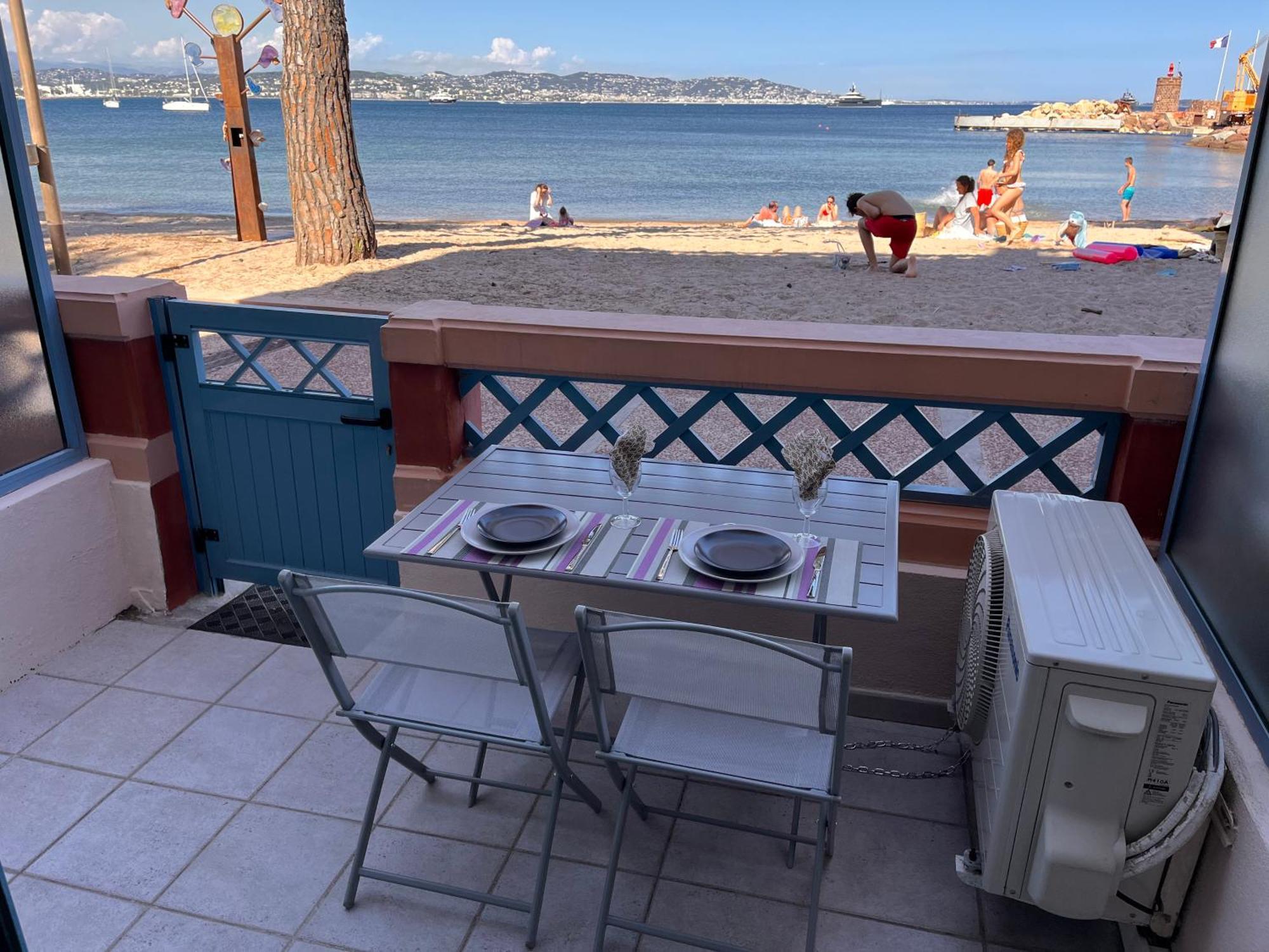 French Riviera 1 Bedroom On The Beach Facing Cannes 泰晤勒·苏尔·梅尔 外观 照片